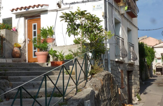 Charming air-conditioned apartment in the heart of Villeneuve Loubet village