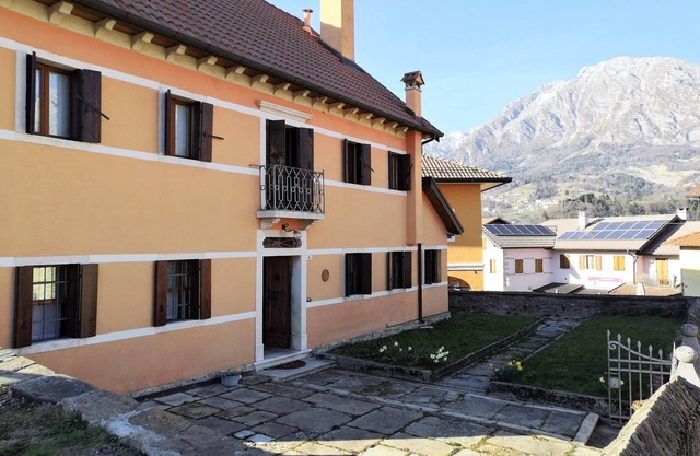 Charming Alpine Retreat for 9