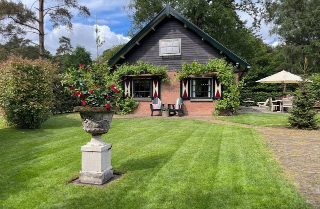 CHARMING AND COMFORTABLE LODGE IN A QUIET AREA OF THE BEAUTIFUL CAPE FORESTS