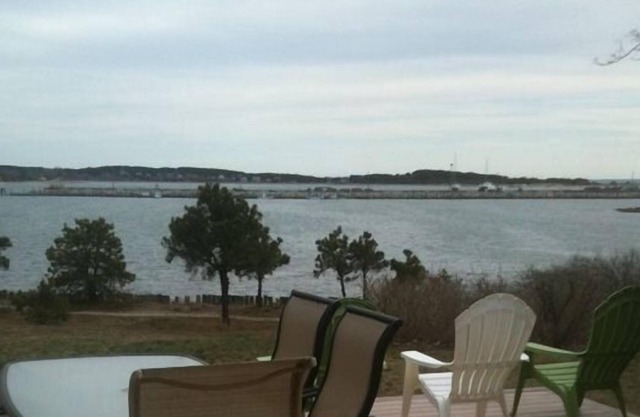 Charming antique waterfront home overlooking wellfleet harbor