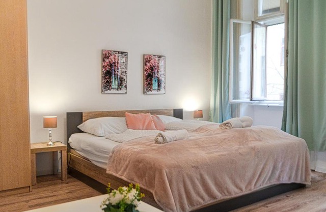 Charming Apt - ideal for Longstays