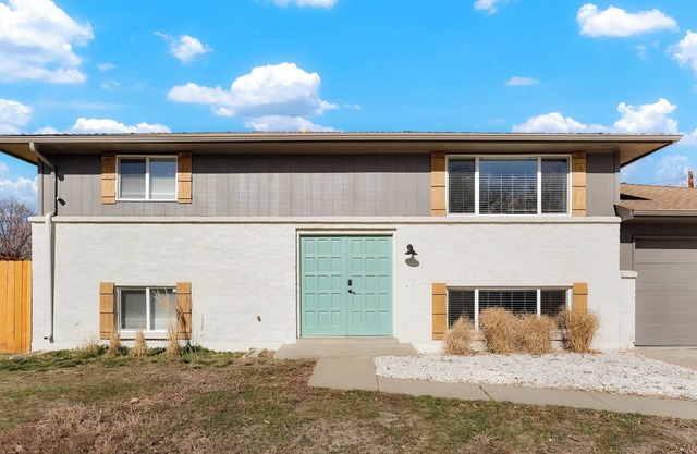 Charming Arvada Getaway, Amazing Yard, and Hot Tub