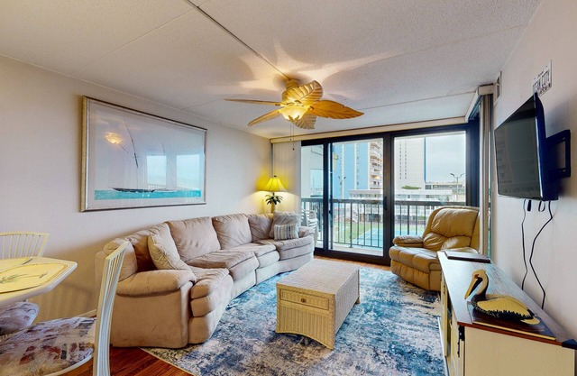 Charming beachfront resort condo w/ocean views, balcony, pools, tennis, W/D & AC