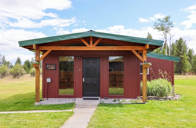 Charming cabin in Trout Creek