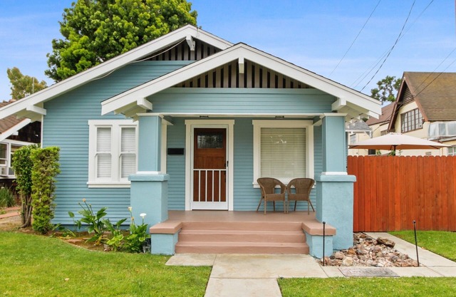 Charming California craftsman house in Belmont heights
