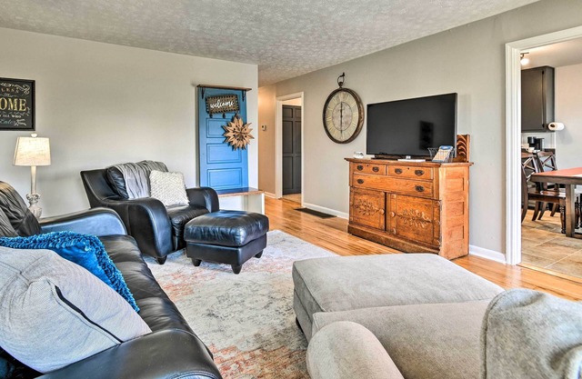 Charming Cave City Vacation Rental w/Fire Pit!