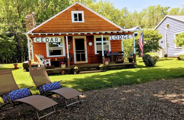 Charming Cedar Lodge at Kashong Point on Seneca Lake w/NO stairs