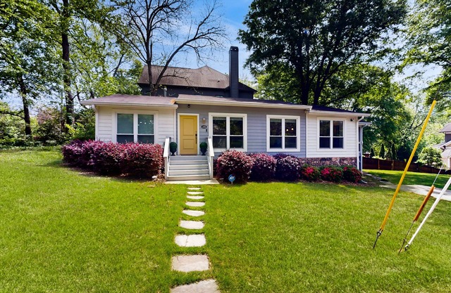 Charming centrally located home full of color with full kitchen, W/D, & AC