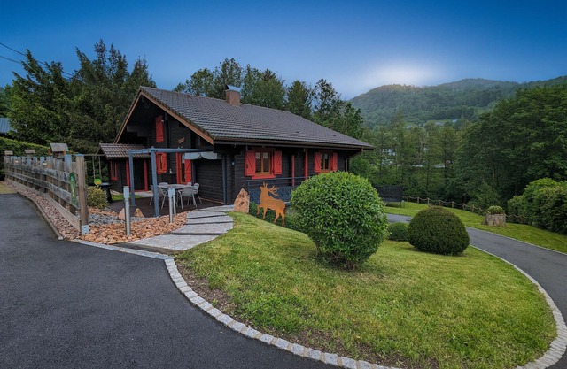 Charming Chalet in Cornimont: Cozy Interior, Skiing, Hiking, Balcony & BBQ