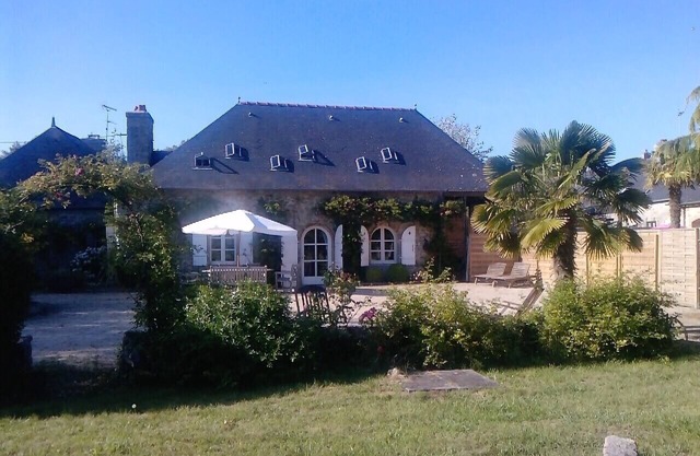 Charming character house, in a natural sanctuary, private access to the beach