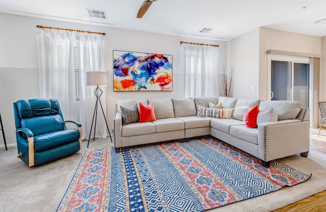 Charming Condo with Central A/C & Washer/Dryer - Shared Pool & Hot Tub