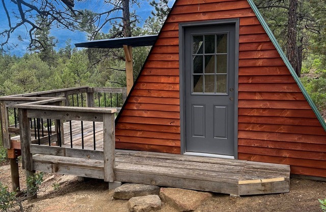 Charming Convertible A Frame Cabin 1-bedroom cabin in Boncarbo