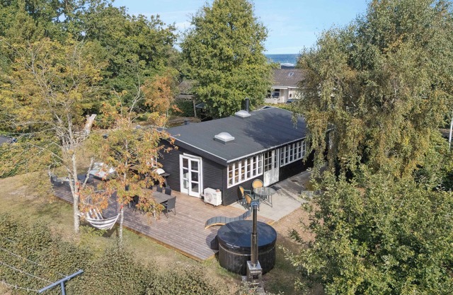 Charming cottage close to the beach