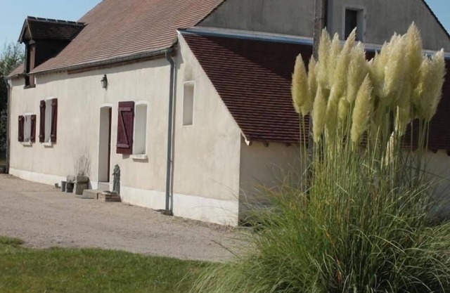 Charming Cottage in Sologne, Near Loire Castles, Private Garden, 2 Bedrooms