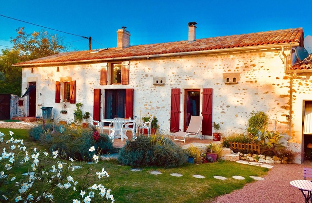 🌿 Charming Cottage & Gîte Annex – Private Pool in Sunny Charente Maritime
