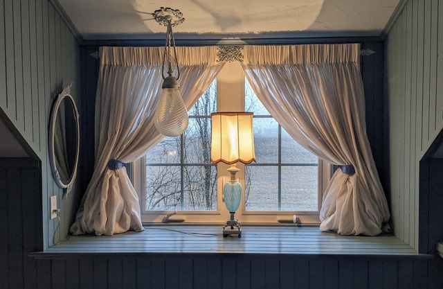 Charming Cottage on Meadowcroft Estate - A Birders Paradise Nestled in the Woods