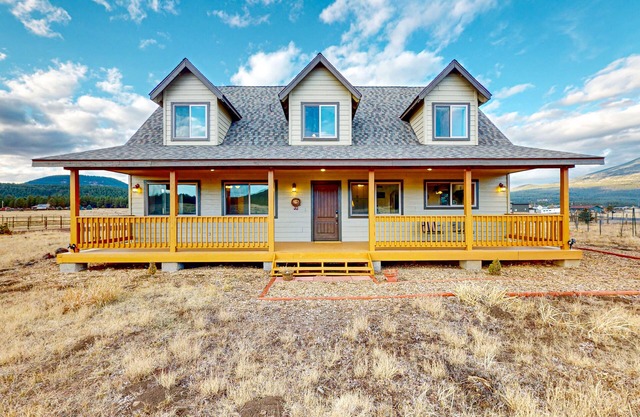 Charming Craftsman Escape Minutes from Snowbowl