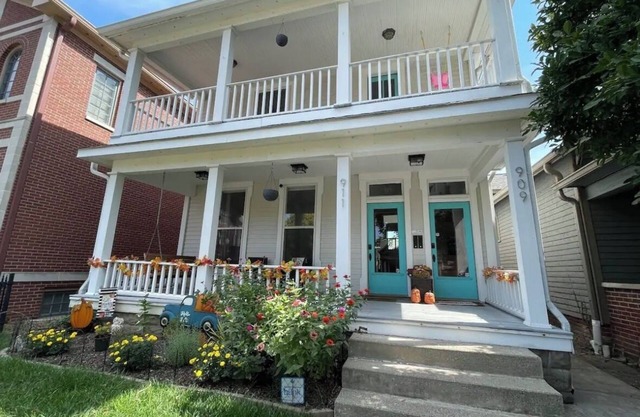 Charming Duplex by Bottleworks Mass Ave in Historic neighborhood