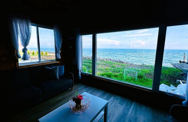 Charming Erie Water Front Cottage!