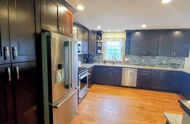 Charming estate with large rooms and AC in quaint Cortland