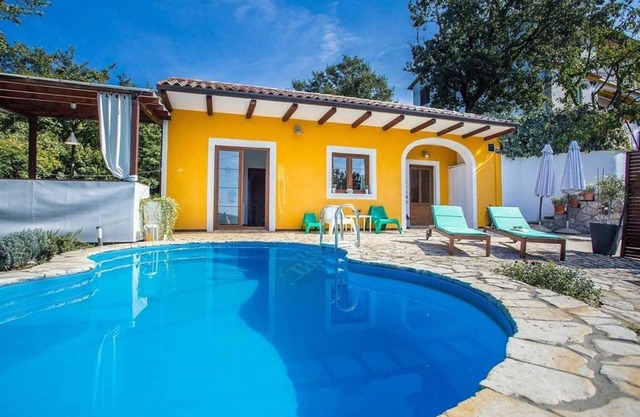 Charming family retreat with Private Pool