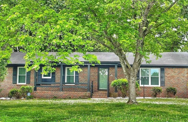 Charming Family Retreat Near Parks Fire Pit & Games