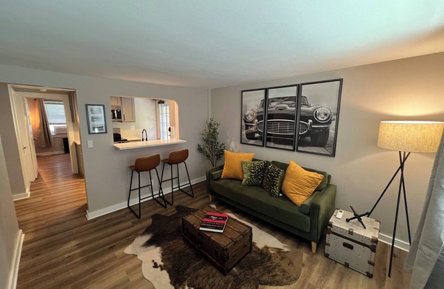 Charming First Floor 1-Bedroom - Steps Unionville Center Shops
