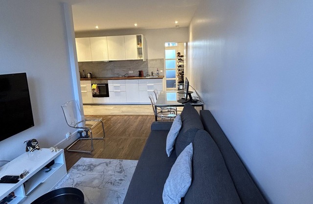 Charming 1BR Oasis:Metro & City Center Minute Away