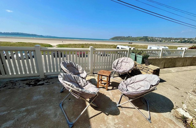 Charming seaside family home - sleeps 8