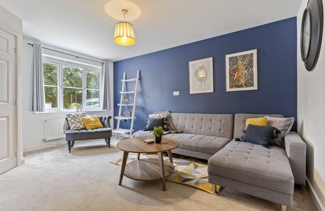 Charming House in Leamington Spa with Free Parking