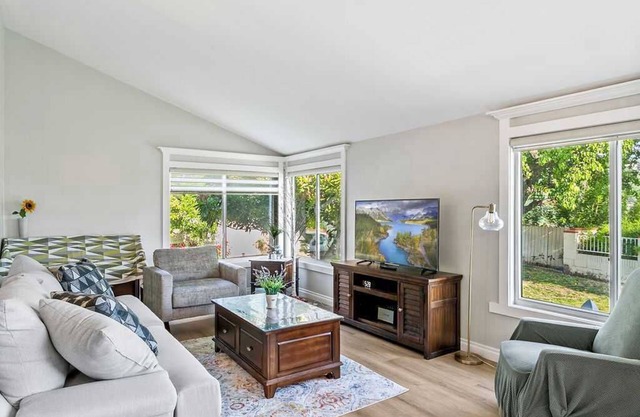 Charming Getaway Nestled in Peaceful Pecan Grove Drive Retreat #41751