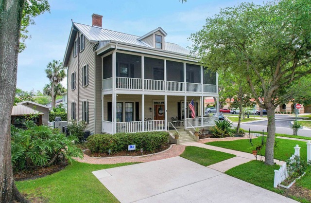 Charming Green Cove Historic Home, 1st Floor Stay