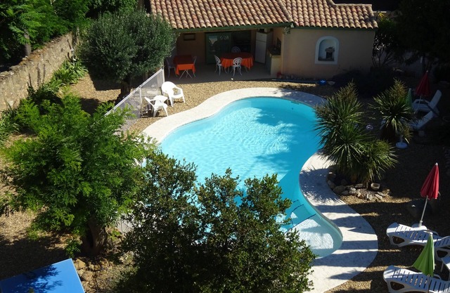 CHARMING GUEST GARDEN TERRACE SWIMMING POOL, FREE PARKING AND WIFI, BEACHES 8 Km away