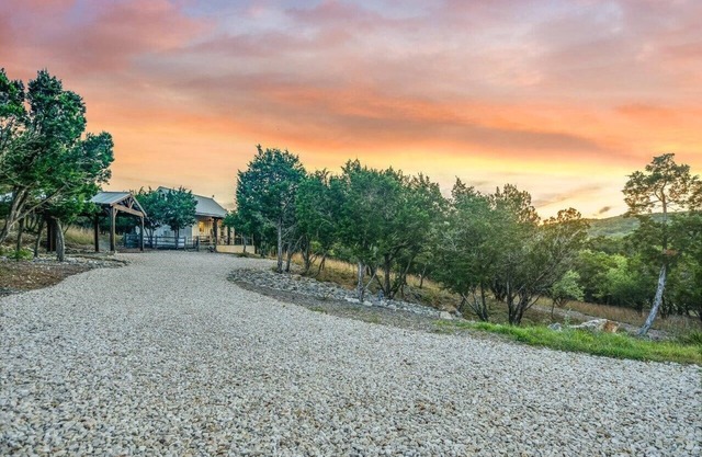 Charming Hill Country Cabin on 6 private acres