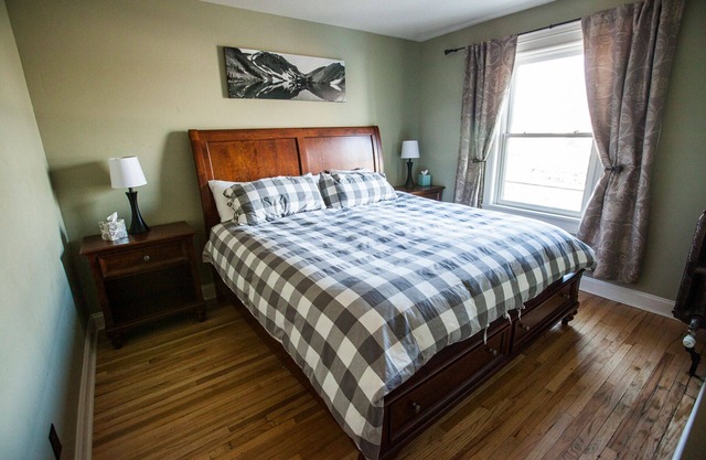 Charming & Historic Babs Condo- On Hip Strip & Walking Distance to Downtown!
