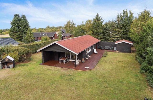 Charming holiday home in Marielyst