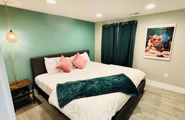 Charming Home with a Spacious Yard Near Hidden Gems