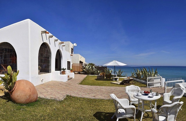 Charming house by the sea, ideal for families