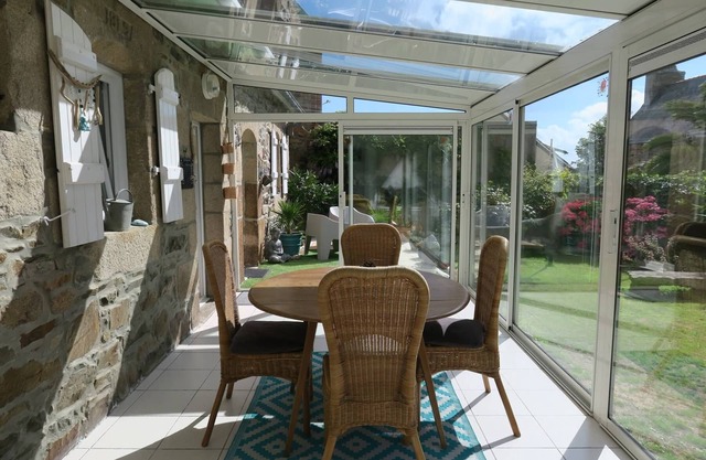 Charming house with enclosed garden, terrace in PERROS-GUIREC