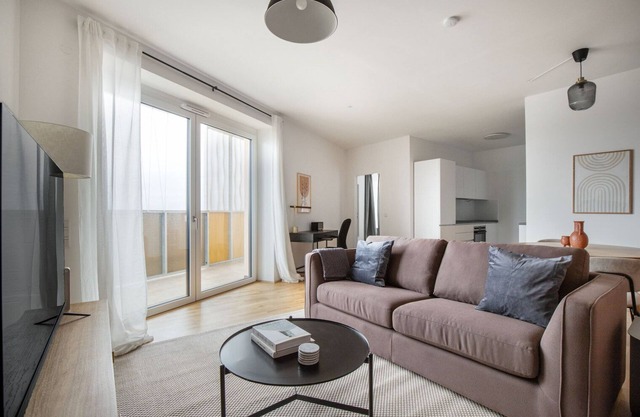 Charming Landstraße 2BR w/Gym, nr Erdberg, by Blueground
