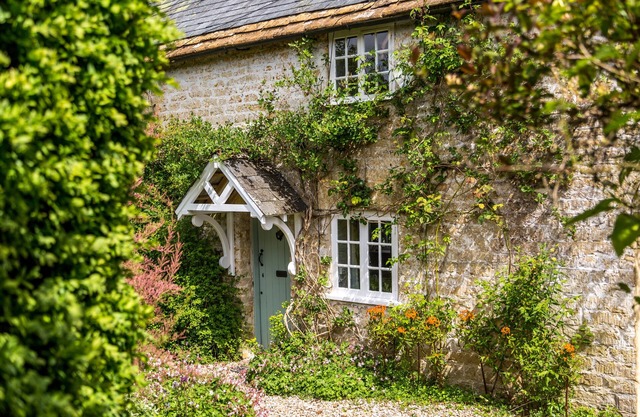 Charming Listed Cottage in rural West Dorset