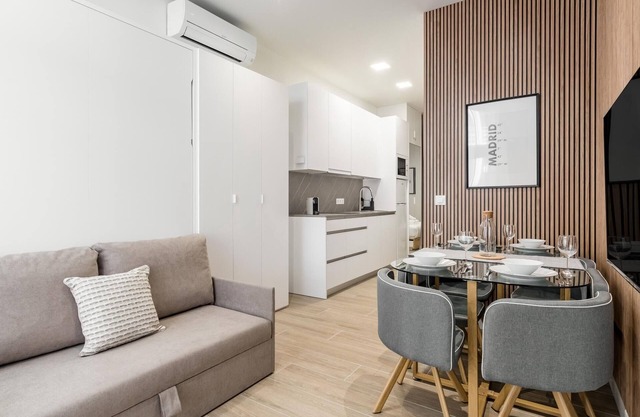 Charming Madrid Castilla IV - Studio for 6 people