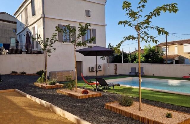 Charming Maison de Maitre with private pool in the village center