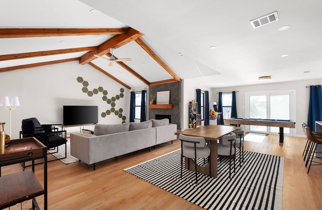 Charming Modern Retreat in the Heart of Austin!