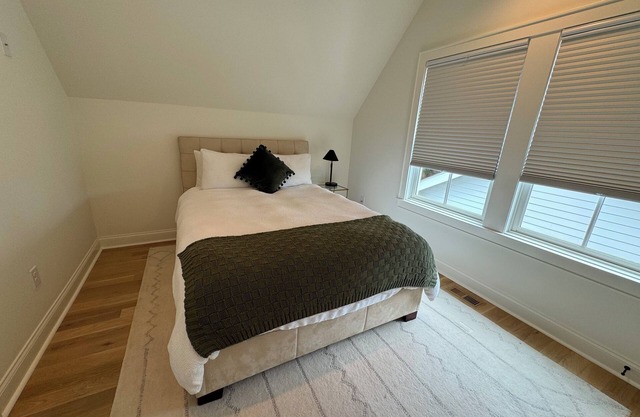 Charming new 1-bedroom apartment in best neighborhood in Nashville