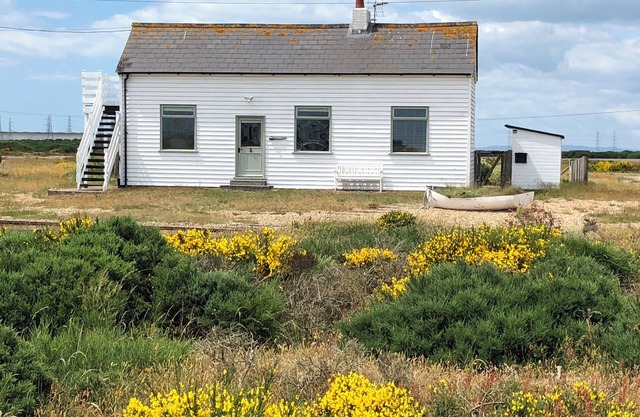 Charming original fisherman’s cottage on Dungeness Beach