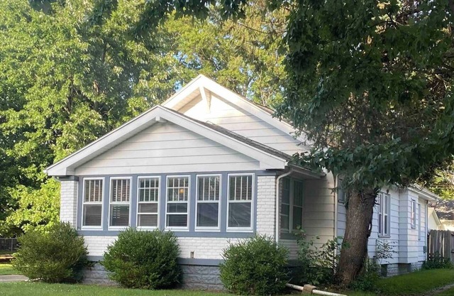 Charming Pet Friendly Bungalow