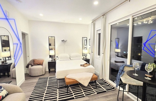 Charming private - Only 15 Minutes from Red Rocks & Amphitheatre.