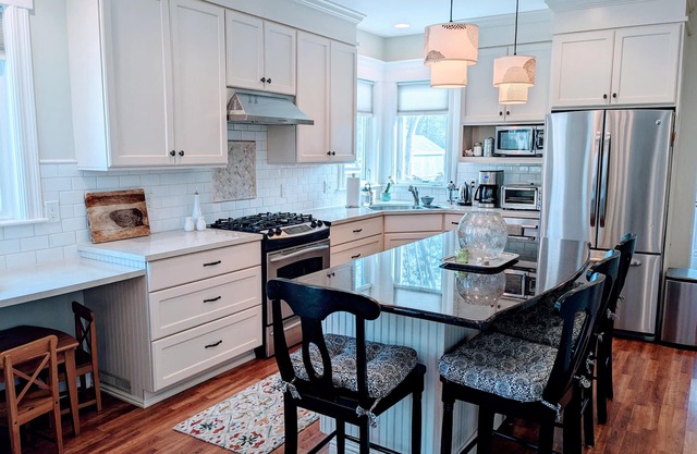 Charming Retreat Downtown Chelsea 4 bed 2 bath