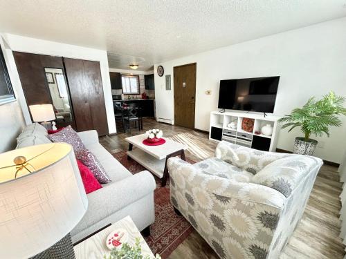 Charming Retreat in Marion, Iowa!